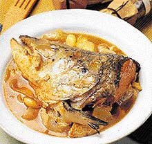 鱼头炖豆腐