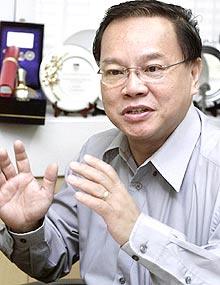伦国灿教授
